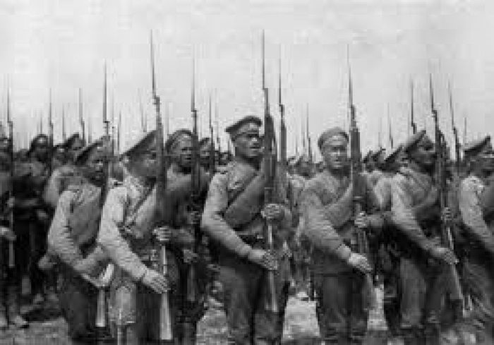 Первая мировая война.Русские солдаты на марше