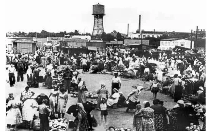 Водонапорная башня со стороны Сенного рынка 1940 год