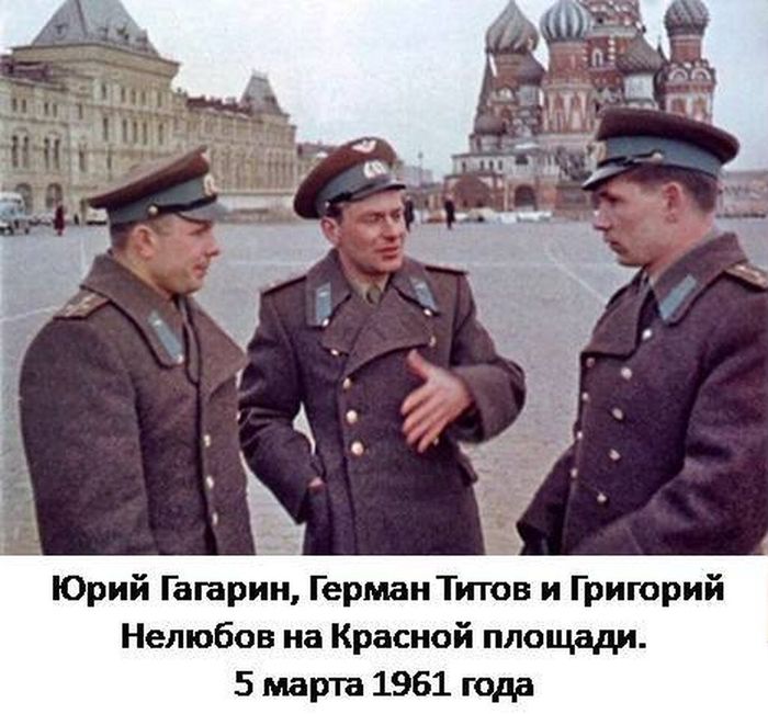 Гагарин и конаКрасной площади 1961